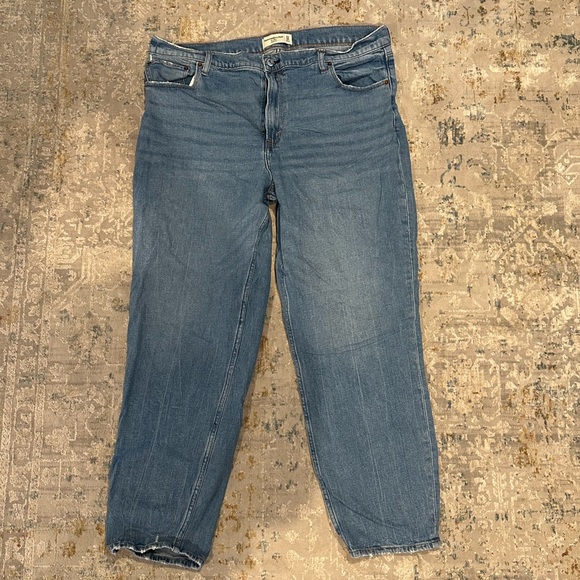 Abercrombie & Fitch Denim - Abercrombie and Fitch High Rise Mom Jean - Color: Medium